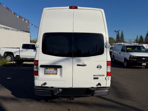 Used 2012 Nissan NV 2500 SV w/ Technology Pkg image 6