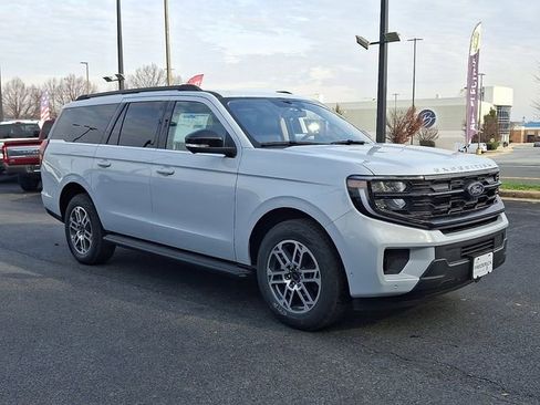 New 2025 Ford Expedition Max Active image 2