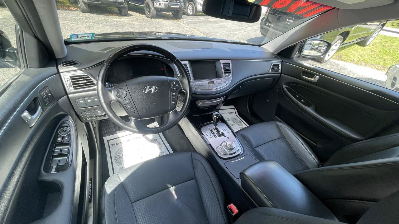 Used 2012 Hyundai Genesis 4.6 RWD image 18