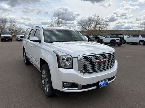 Used 2016 GMC Yukon XL Denali w/ Open Road Package AWD/4WD image 3
