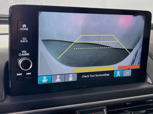 Used 2023 Honda Pilot Touring image 14