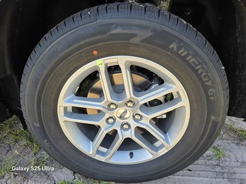 New 2026 Ford Explorer Active RWD image 36