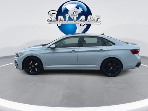 New 2026 Volkswagen Jetta SE FWD image 5