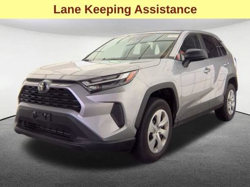Used 2025 Toyota RAV4 LE AWD/4WD image 4