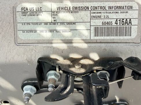 Used 2020 Jeep Cherokee Limited image 62