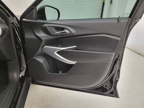 New 2026 Chevrolet Trax RS w/ Sunroof Package FWD image 33