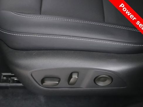 Used 2026 Chevrolet Traverse LT w/ Midnight/Sport Edition image 18