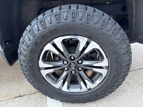 Used 2022 Chevrolet Colorado Z71 image 11