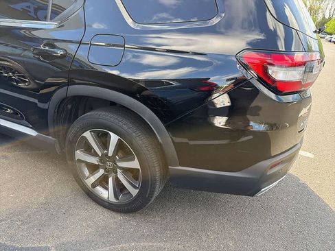 Used 2023 Honda Pilot Touring image 10