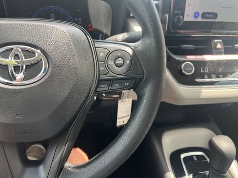 Used 2026 Toyota Corolla LE FWD image 16