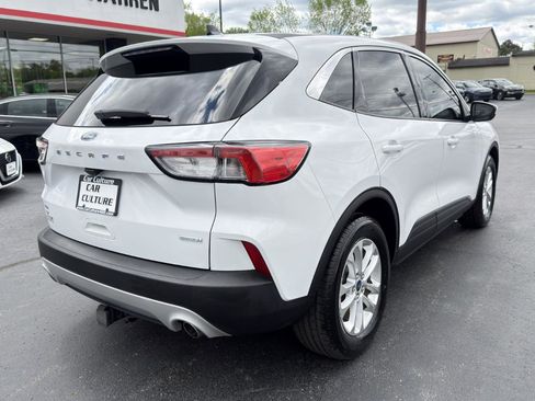 Used 2020 Ford Escape SE FWD image 16