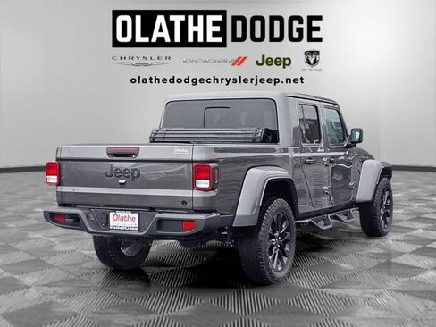 Used 2025 Jeep Gladiator Sport AWD/4WD image 26