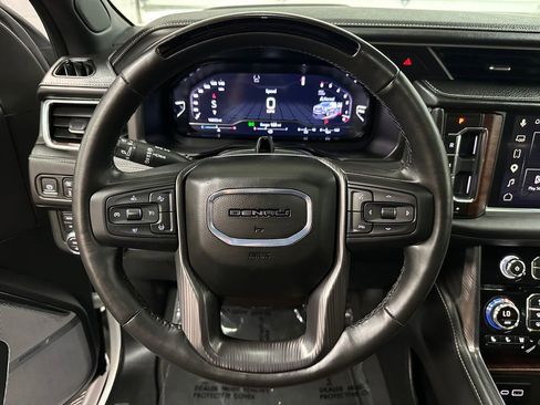 Used 2024 GMC Yukon XL Denali Ultimate AWD/4WD image 13