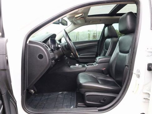 Used 2022 Chrysler 300 Touring L w/ Popular Equipment Group image 11