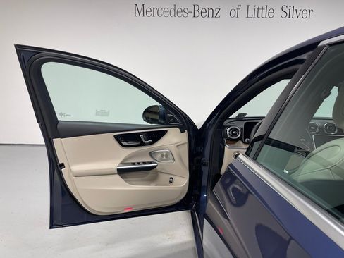 Used 2025 Mercedes-Benz C 300 4MATIC Sedan image 17