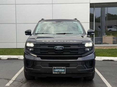 Used 2026 Ford Expedition Active AWD/4WD image 3