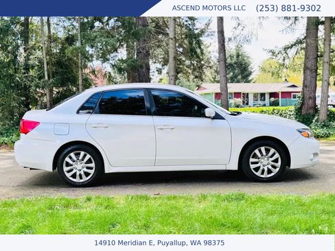 Used 2010 Subaru Impreza 2.5i image 5