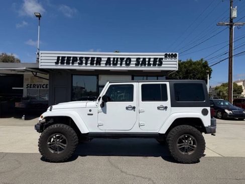 Used 2016 Jeep Wrangler Unlimited Sahara AWD/4WD image 5
