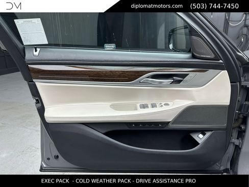 Used 2020 BMW 750i xDrive w/ Executive Package AWD/4WD image 25