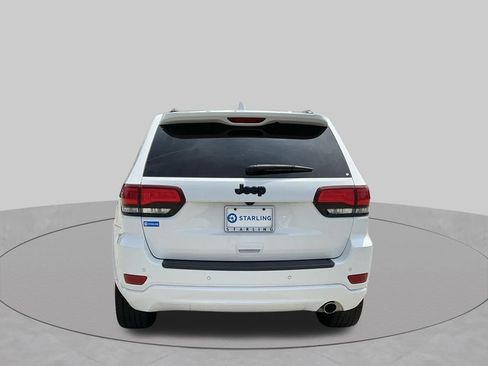 Used 2022 Jeep Grand Cherokee Laredo X RWD image 9