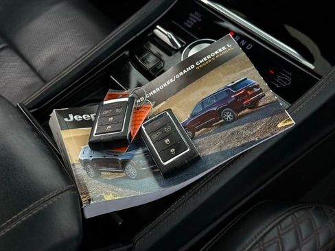 Used 2022 Jeep Grand Cherokee L Summit image 5