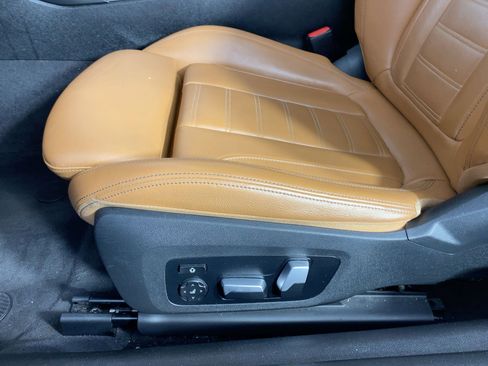 Used 2021 BMW 430i Coupe w/ Convenience Package image 11