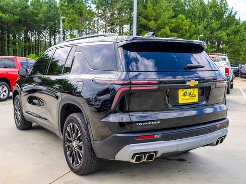Used 2025 Chevrolet Traverse LT w/ Sun and Wheel Package FWD image 5