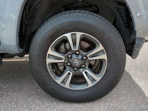 Certified 2019 Toyota Tacoma TRD Sport image 11