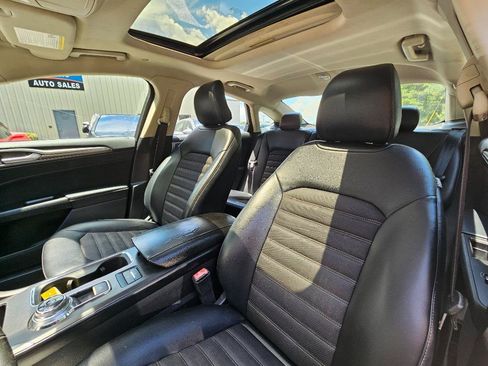 Used 2017 Ford Fusion SE w/ Equipment Group 601A image 20