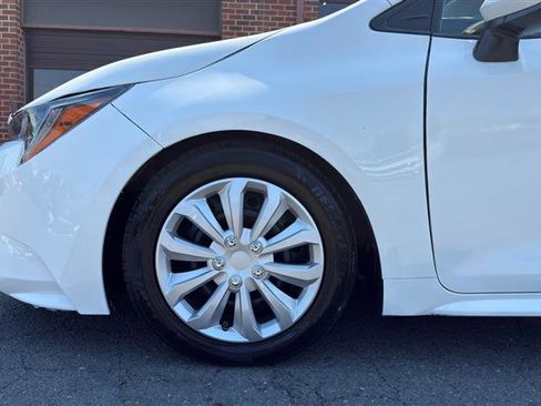 Used 2021 Toyota Corolla LE FWD image 5