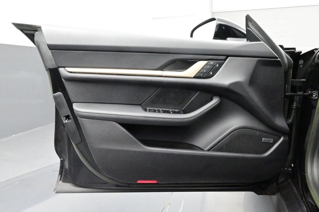 Certified 2023 Porsche Taycan w/ Premium Package RWD image 7