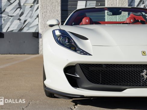 Used 2022 Ferrari 812 GTS RWD image 4