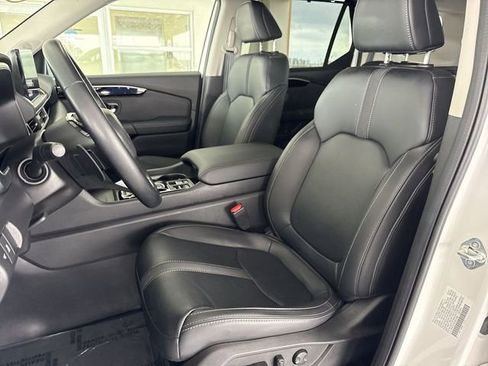Used 2023 Honda Pilot EX-L image 11