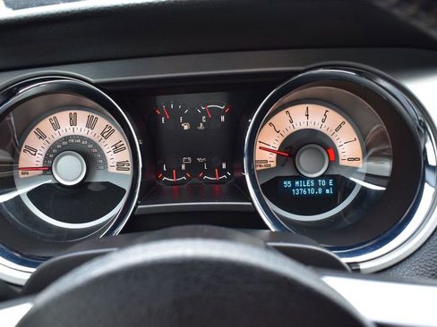 Used 2012 Ford Mustang Premium image 25