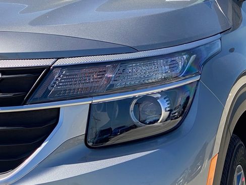 New 2026 Kia Seltos LX image 8