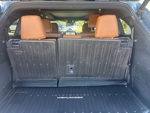 Used 2022 Toyota Highlander Platinum image 8