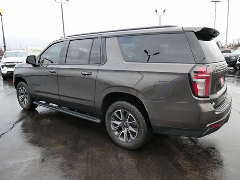Used 2021 Chevrolet Suburban Z71 w/ Z71 Signature Package image 7