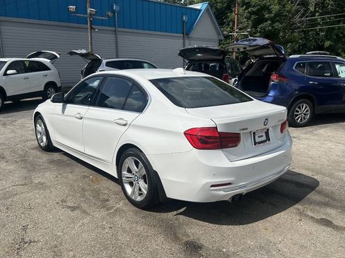 Used 2017 BMW 330i xDrive Sedan AWD/4WD image 10