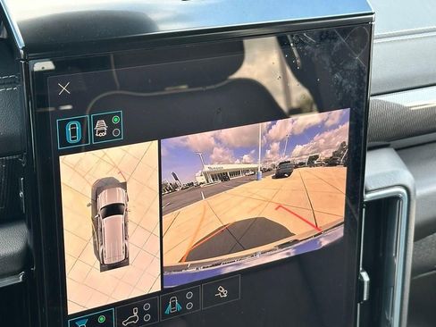 Used 2025 GMC Yukon Elevation image 11