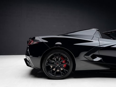 Used 2025 Chevrolet Corvette Stingray Convertible w/ 1LT image 39