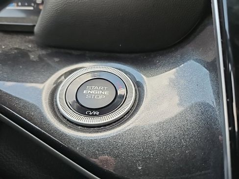 Used 2023 Jeep Grand Cherokee L Laredo image 16