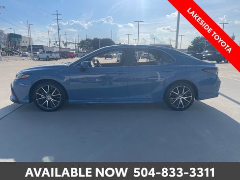 Used 2024 Toyota Camry SE FWD image 2
