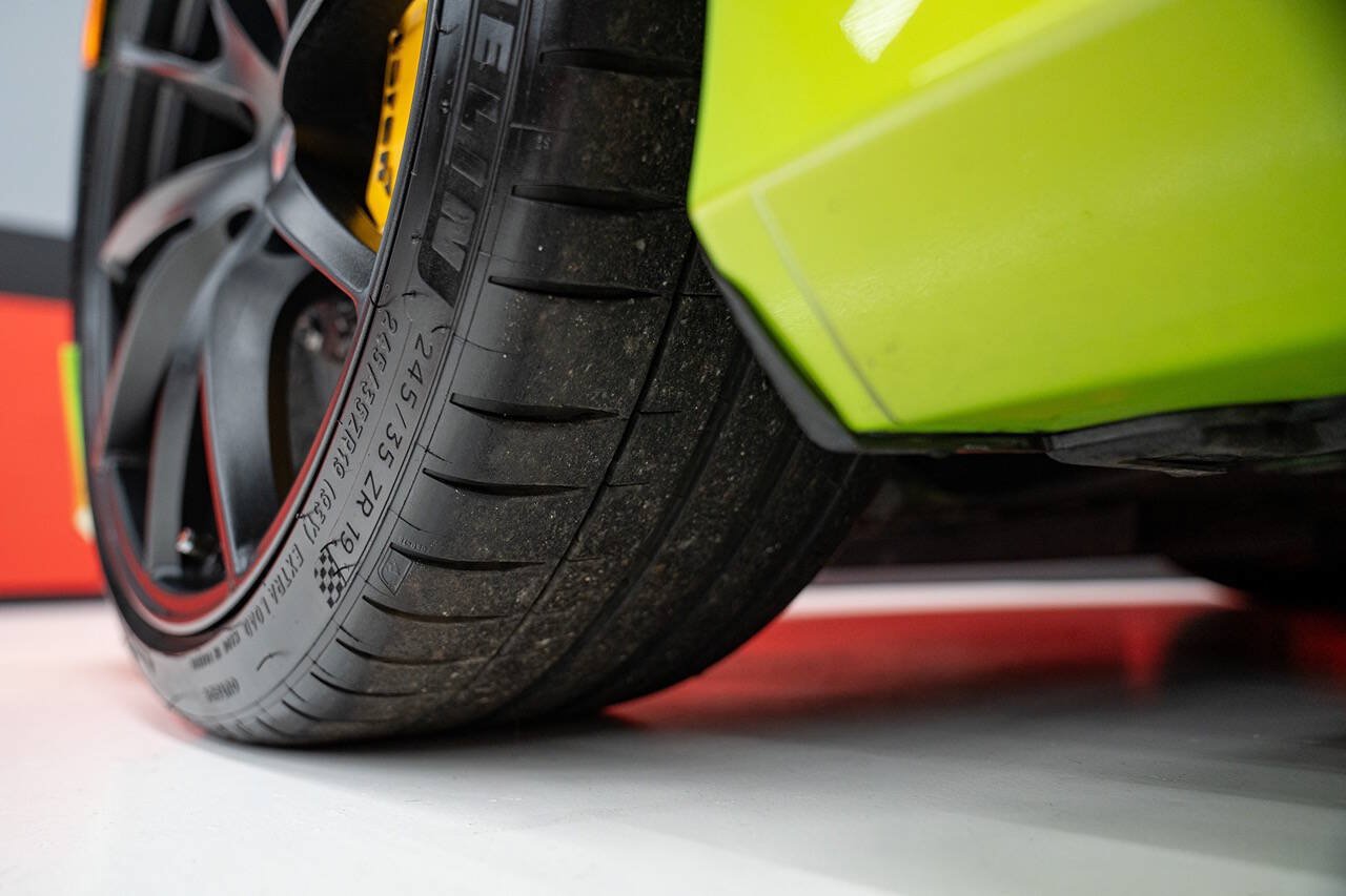Used 2018 McLaren 720S Performance RWD image 32
