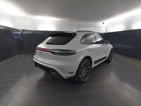 Used 2025 Porsche Macan image 7