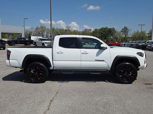 Used 2023 Toyota Tacoma TRD Pro AWD/4WD image 6