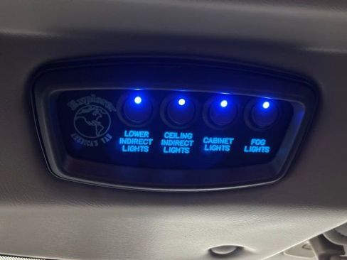 Used 2022 GMC Savana 2500 w/ Enhanced Convenience Package image 34