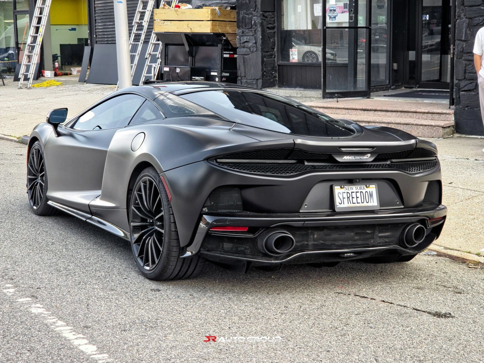 Used 2020 McLaren GT RWD image 9