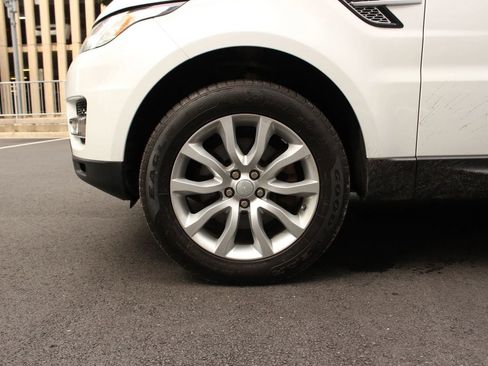 Used 2016 Land Rover Range Rover Sport HSE image 12