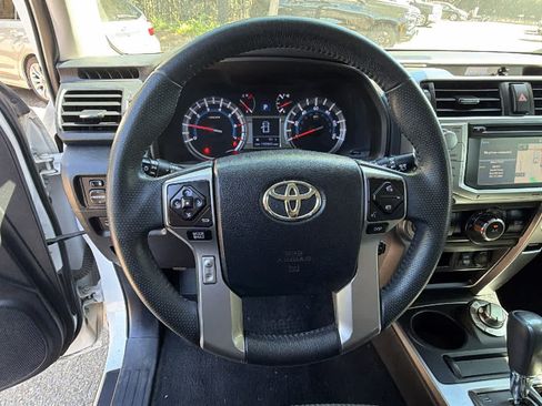 Used 2019 Toyota 4Runner SR5 AWD/4WD image 15
