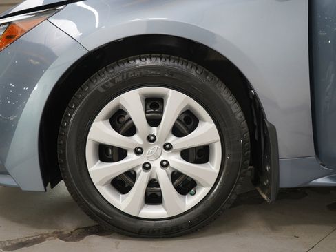 Used 2021 Toyota Corolla LE FWD image 26